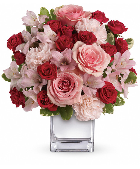 Love That Pink Bouquet with Roses